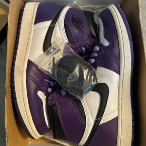 Nike Air Jordan 1 Box with Red Logo